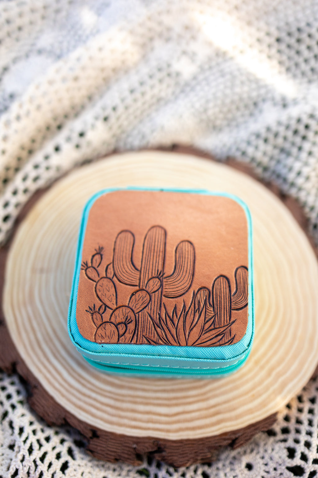 Travel jewelry box